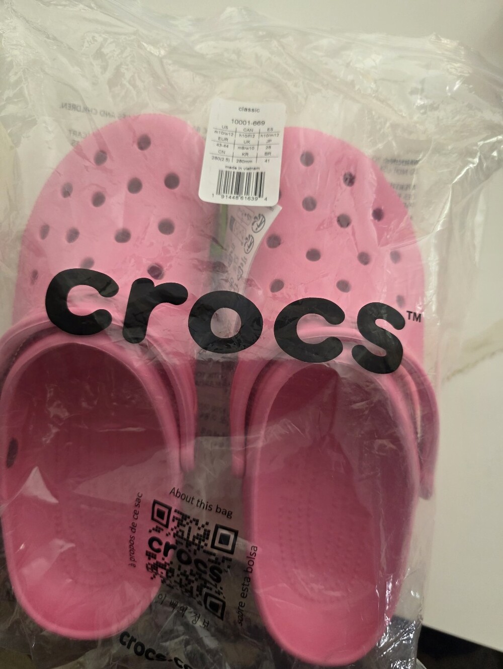 CROCS Classic Clog in Pink